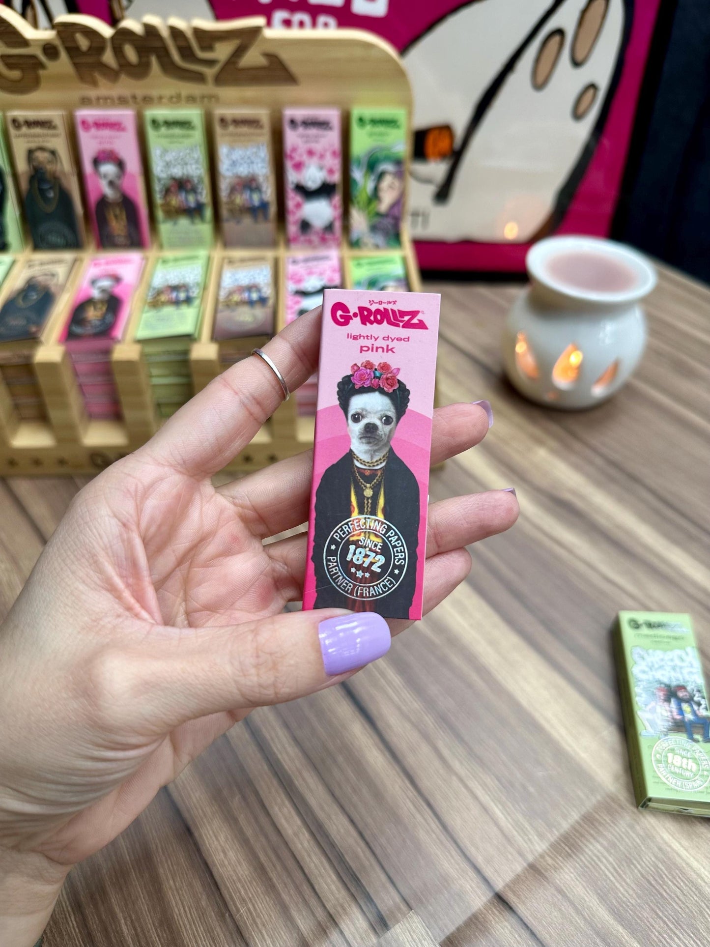 G-ROLLZ - 1 1/4 Size Rolling Papers , Tips & Poker.